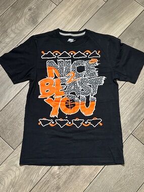 Nike Tee Short Sleeve Shirt Black Orange Small Streetwear Graphic